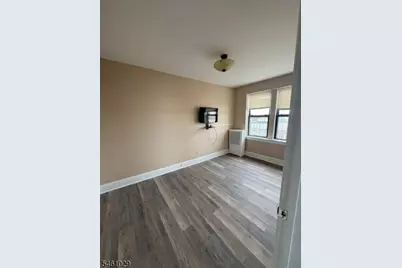 680 Kennedy Blvd #406, Bayonne, NJ 07002 - Photo 4