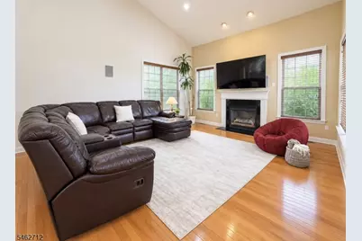 81 Crestview Dr, Clinton Township, NJ 08809 - Photo 14
