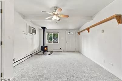 33 Schwarz Blvd, Jefferson Township, NJ 07849 - Photo 10