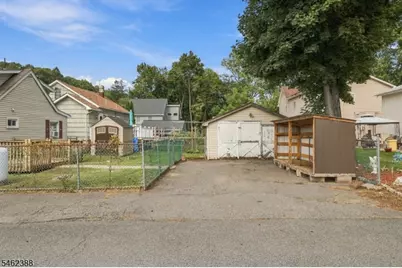 33 Schwarz Blvd, Jefferson Township, NJ 07849 - Photo 32