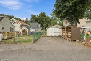 33 Schwarz Blvd, Jefferson Township, NJ 07849 - Photo 32