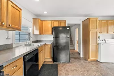 33 Schwarz Blvd, Jefferson Township, NJ 07849 - Photo 14
