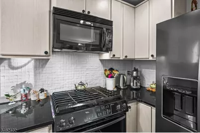 100 1st #6, Keyport, NJ 07735 - Photo 18