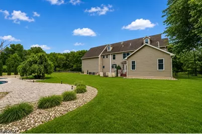 164 E Mountain Rd, Hillsborough Township, NJ 08844 - Photo 6