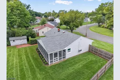 28 Harry Rd, Bridgewater Twp., NJ 08807 - Photo 4