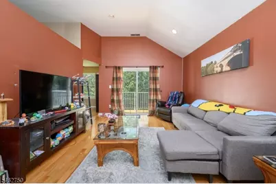 60 Waugh Ct, Bridgewater, NJ 08807 - Photo 8