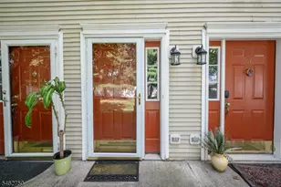 60 Waugh Ct, Bridgewater, NJ 08807 - Photo 2