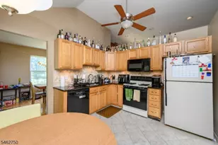 60 Waugh Ct, Bridgewater, NJ 08807 - Photo 4
