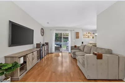 11 Amy Ct, Lebanon, NJ 08833 - Photo 10