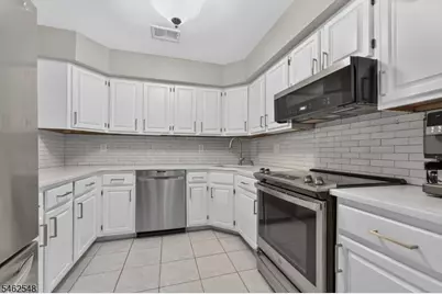 11 Amy Ct, Lebanon, NJ 08833 - Photo 6