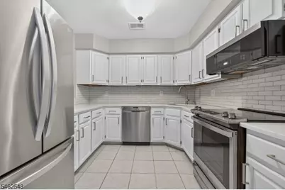 11 Amy Ct, Lebanon, NJ 08833 - Photo 8