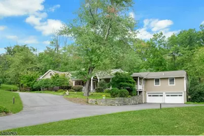 11 Schoolhouse Ln, Mendham Township, NJ 07960 - Photo 4