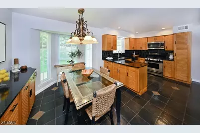 2 Pueblo Cir, Wayne, NJ 07470 - Photo 12