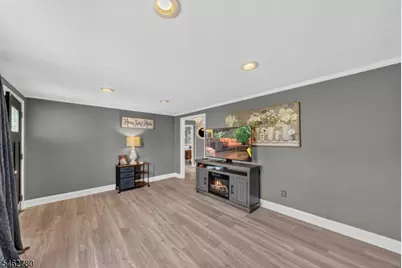 330 Hemlock Ave, Garwood, NJ 07027 - Photo 6
