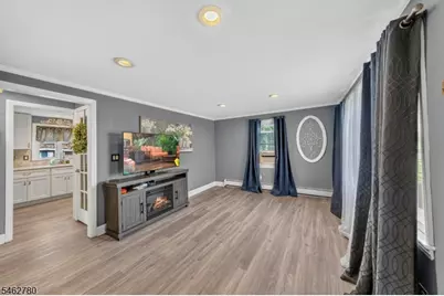 330 Hemlock Ave, Garwood, NJ 07027 - Photo 8