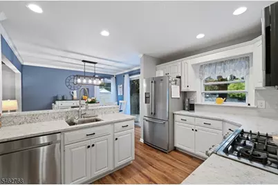 29 Oakley Ter, Nutley, NJ 07110 - Photo 12
