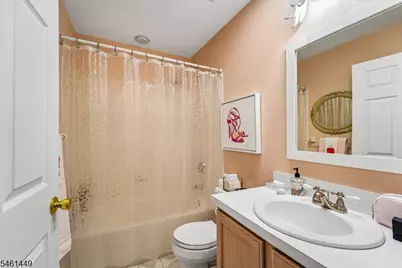 136 Cambridge Dr, Nutley, NJ 07110 - Photo 20