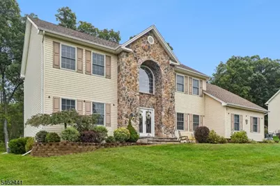 25 Elizabeth Ave, Washington Township, NJ 07882 - Photo 2