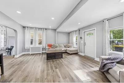214 W 17th St, Linden, NJ 07036 - Photo 2