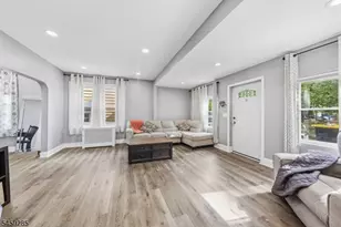 214 W 17th St, Linden, NJ 07036 - Photo 2