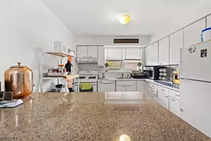 32 Woodedge Ave, Edison Twp., NJ 08817 - Photo 6