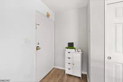 32 A-6 Woodedge Ave #6, Edison Twp., NJ 08817 - Photo 16