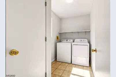 25 Corsi Rd, Bloomfield, NJ 07003 - Photo 18