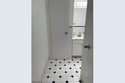 470 Valley Rd #A4, Montclair, NJ 07043 - Photo 10