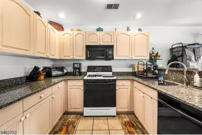3401 Scenic Ct, Denville, NJ 07834 - Photo 12