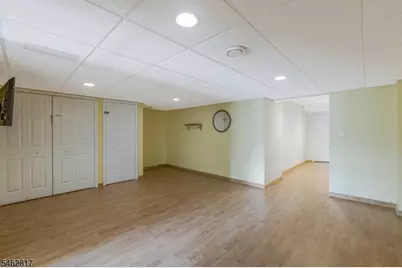 370 Summerhill Dr, Parsippany, NJ 07950 - Photo 24
