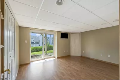 370 Summerhill Dr, Parsippany, NJ 07950 - Photo 22