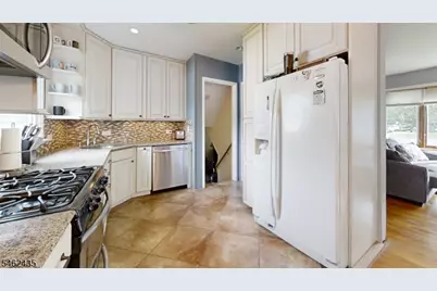 30 Pembrook Dr, Kenilworth, NJ 07033 - Photo 6