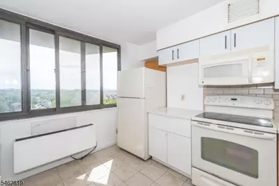 344 Prospect Ave, Hackensack, NJ 07601 - Photo 12