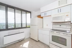344 Prospect Ave, Hackensack, NJ 07601 - Photo 12