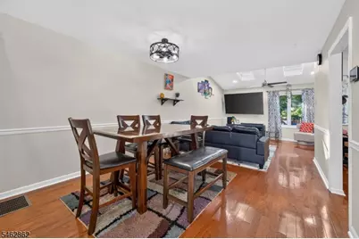 29 Olive Ct, Raritan Township, NJ 08822 - Photo 4