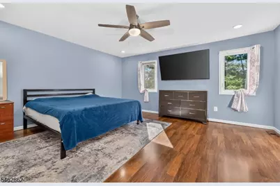29 Olive Ct, Raritan Township, NJ 08822 - Photo 12