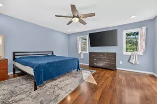 29 Olive Ct, Raritan Township, NJ 08822 - Photo 12