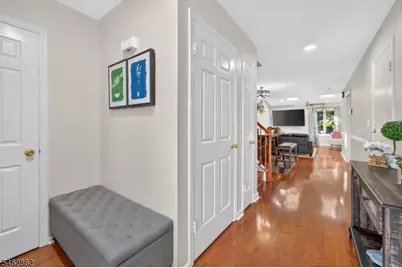 29 Olive Ct, Raritan Township, NJ 08822 - Photo 2