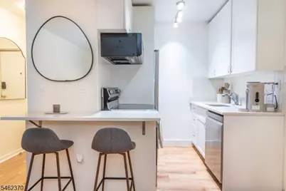 245 Anderson St #1A, Hackensack, NJ 07601 - Photo 6