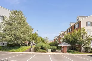 37 Vaughan Dr, Newark, NJ 07103 - Photo 4