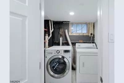 635 Robinson Ter, Union Township, NJ 07083 - Photo 18
