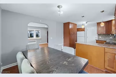 635 Robinson Ter, Union Township, NJ 07083 - Photo 4