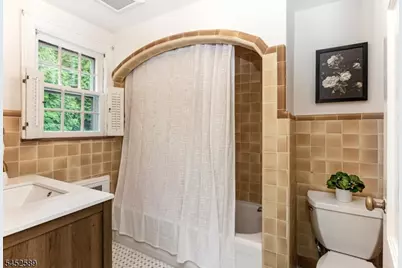 9 Garthwaite Ter, Maplewood, NJ 07040 - Photo 32