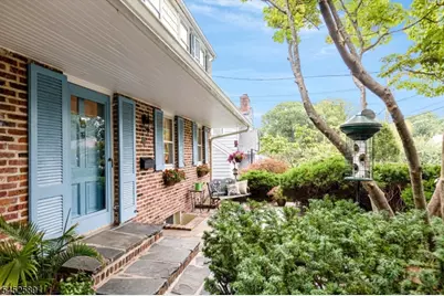 9 Garthwaite Ter, Maplewood, NJ 07040 - Photo 2