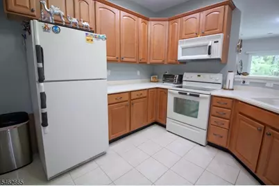 2202 Avery Ct, Franklin Township, NJ 08873 - Photo 8