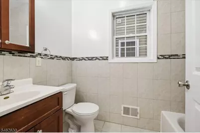 28 Davis St, Harrison, NJ 07029 - Photo 12