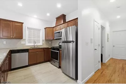28 Davis St, Harrison, NJ 07029 - Photo 6
