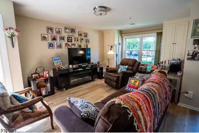 207 Cambridge Ct, Clifton, NJ 07014 - Photo 4