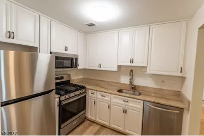 207 Cambridge Ct, Clifton, NJ 07014 - Photo 8