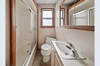 411 Hazel St, Clifton, NJ 07011 - Photo 12
